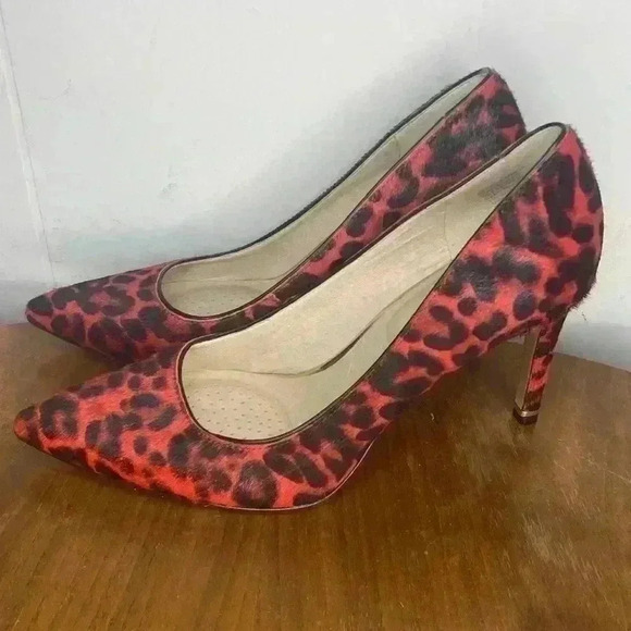 Kenneth Cole Riley Animal Print Calf Hair Red Pointed Heels Size 8 - Picture 3 of 9
